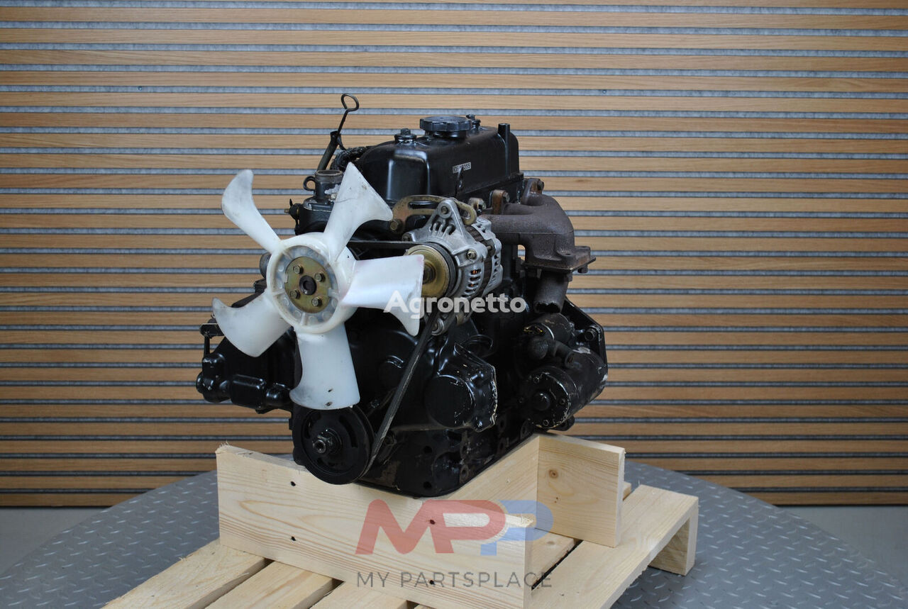 pientraktori Mitsubishi K3A moottori